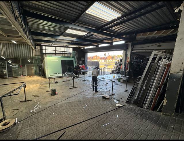 970M² WAREHOUSE FOR SALE IN HORISON